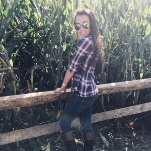 Meet your Posher, Liah